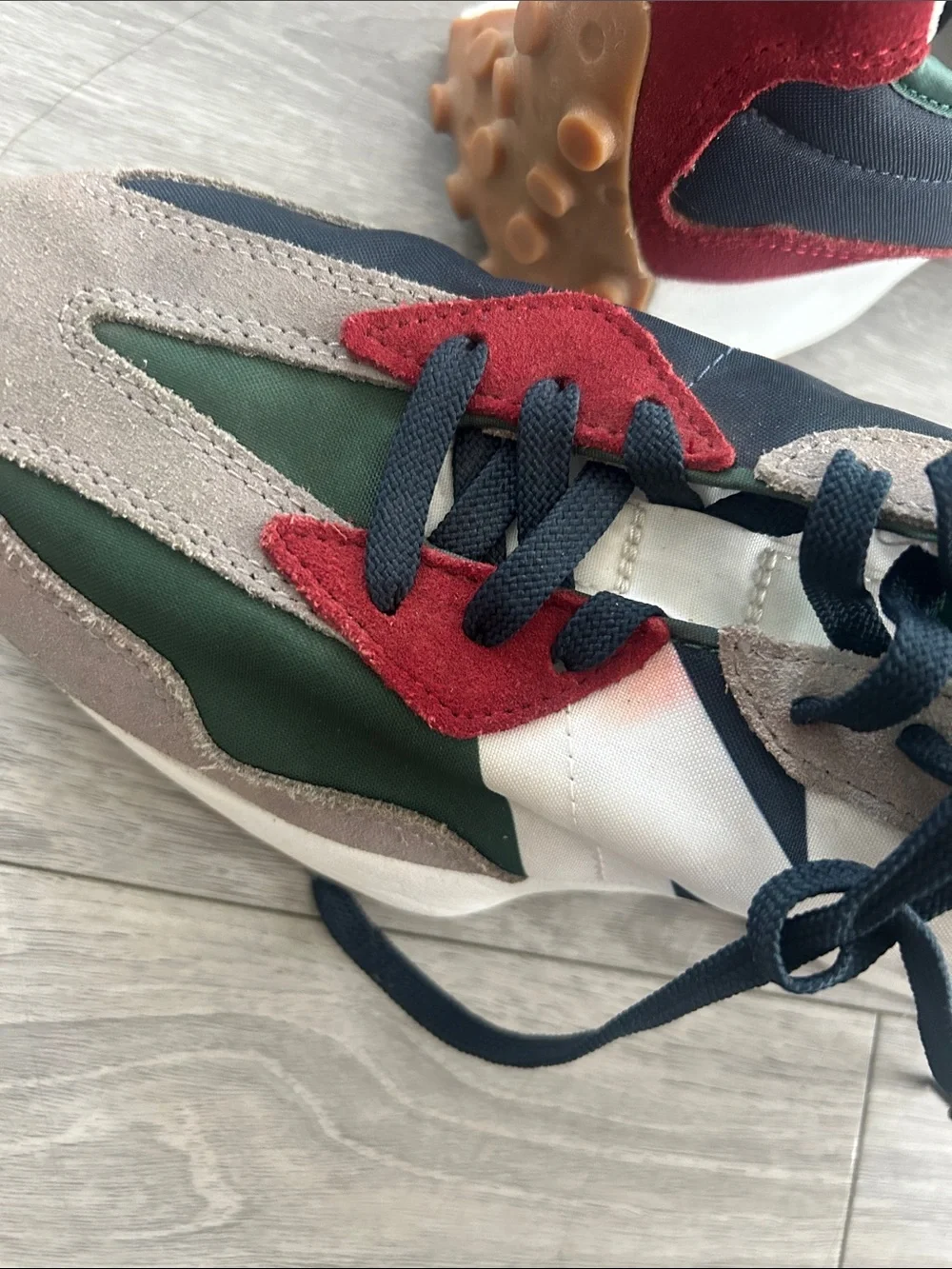 New Balance 327 'Multi-Color' in Green, Gray, Burgundy and White Sz US 9.5